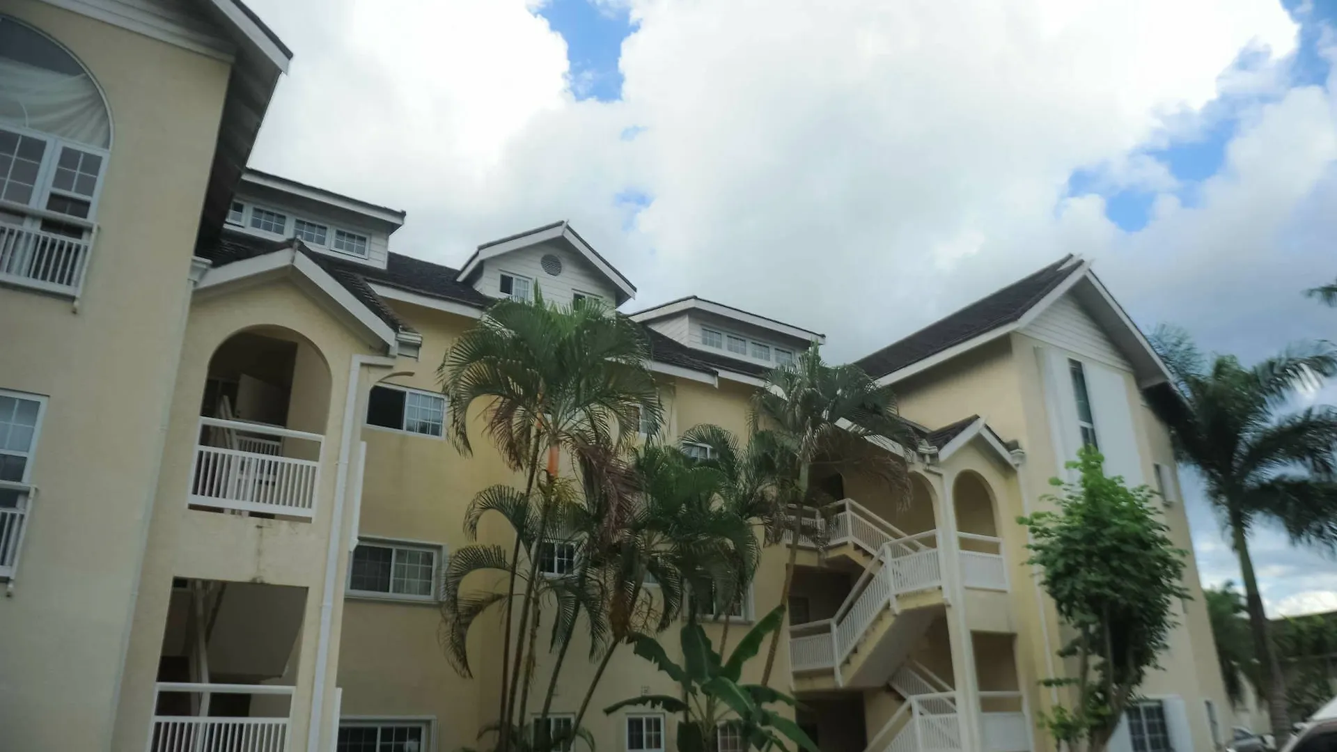Lagoons Apartments Montego Bay