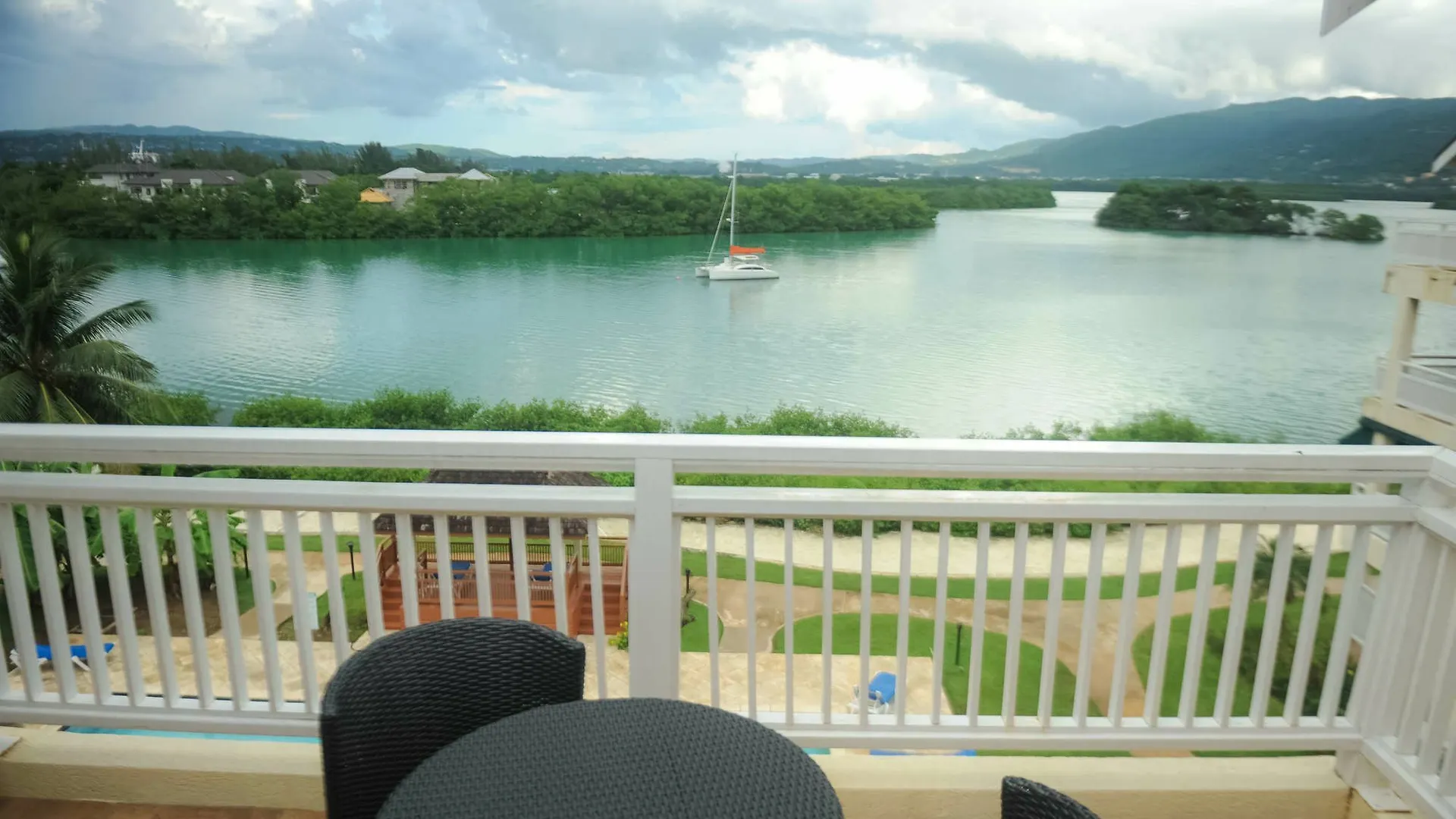Lagoons Apartments 몬테고 베이