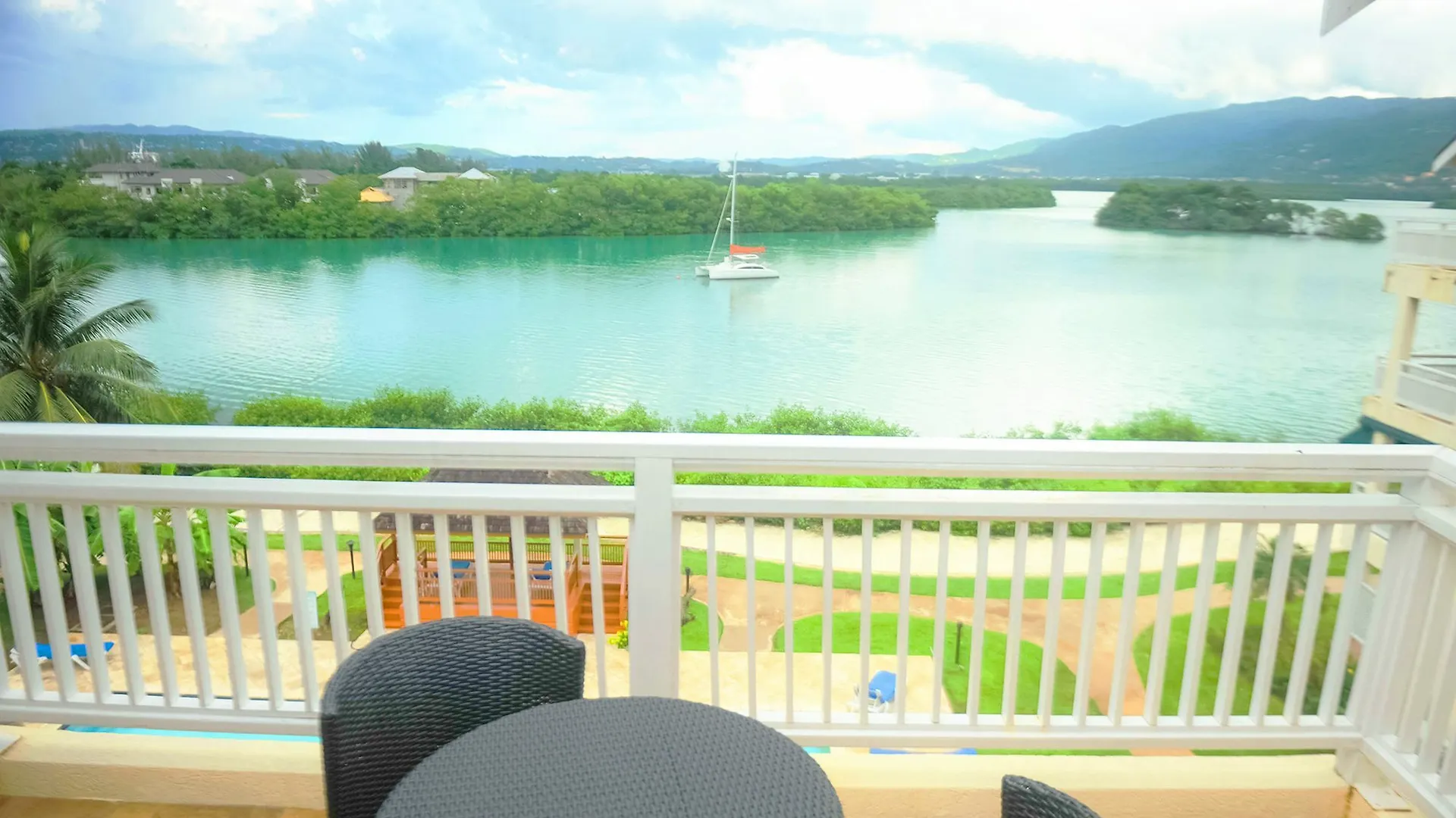 Lagoons Apartments 몬테고 베이